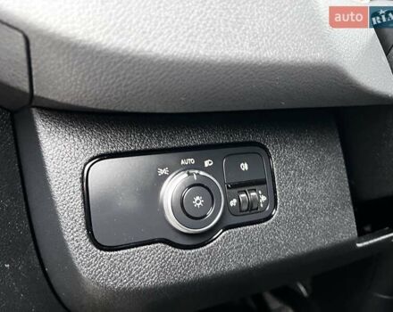 Красный Мерседес Sprinter, объемом двигателя 1.95 л и пробегом 229 тыс. км за 29500 $, фото 8 на Automoto.ua