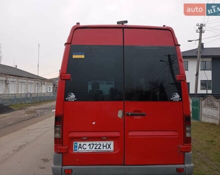 Красный Мерседес Sprinter, объемом двигателя 2.69 л и пробегом 700 тыс. км за 6000 $, фото 4 на Automoto.ua