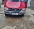 Красный Мерседес Sprinter, объемом двигателя 2.2 л и пробегом 450 тыс. км за 6000 $, фото 1 на Automoto.ua