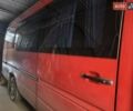 Красный Мерседес Sprinter, объемом двигателя 2.2 л и пробегом 560 тыс. км за 9200 $, фото 4 на Automoto.ua
