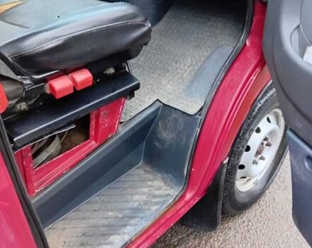 Красный Мерседес Sprinter, объемом двигателя 2.69 л и пробегом 605 тыс. км за 6400 $, фото 8 на Automoto.ua