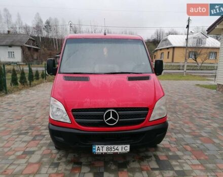 Красный Мерседес Sprinter, объемом двигателя 2.14 л и пробегом 380 тыс. км за 11800 $, фото 5 на Automoto.ua