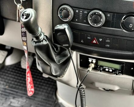 Красный Мерседес Sprinter, объемом двигателя 2.2 л и пробегом 450 тыс. км за 15900 $, фото 13 на Automoto.ua