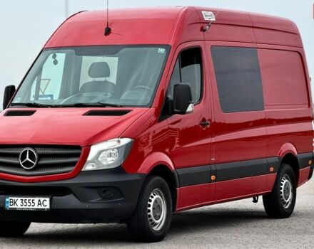 Красный Мерседес Sprinter, объемом двигателя 2.2 л и пробегом 450 тыс. км за 15900 $, фото 3 на Automoto.ua