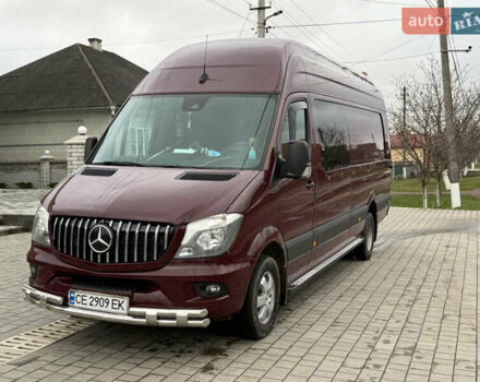 Красный Мерседес Sprinter, объемом двигателя 2.99 л и пробегом 350 тыс. км за 45000 $, фото 1 на Automoto.ua