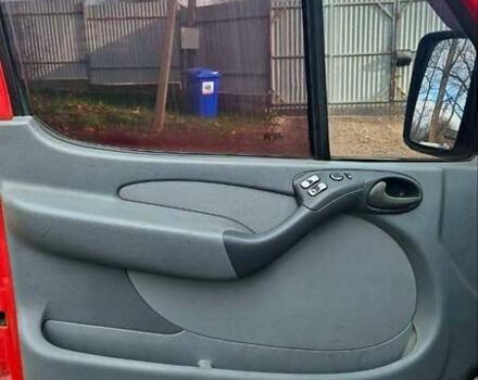 Червоний Мерседес Sprinter, об'ємом двигуна 2.69 л та пробігом 587 тис. км за 7800 $, фото 4 на Automoto.ua