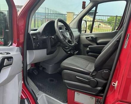 Красный Мерседес Sprinter, объемом двигателя 2.14 л и пробегом 320 тыс. км за 17800 $, фото 5 на Automoto.ua