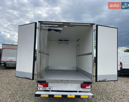 Красный Мерседес Sprinter, объемом двигателя 2.2 л и пробегом 243 тыс. км за 25800 $, фото 15 на Automoto.ua