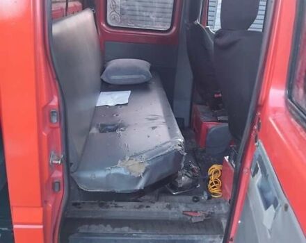 Красный Мерседес Sprinter, объемом двигателя 2.15 л и пробегом 420 тыс. км за 10500 $, фото 2 на Automoto.ua