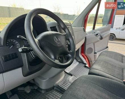 Красный Мерседес Sprinter, объемом двигателя 0 л и пробегом 300 тыс. км за 20999 $, фото 24 на Automoto.ua