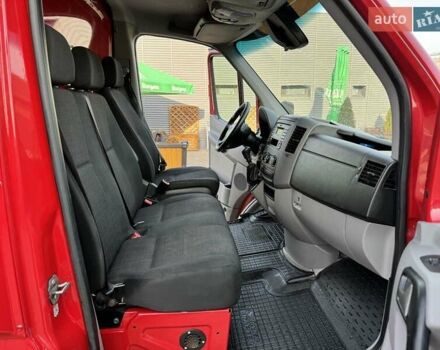 Красный Мерседес Sprinter, объемом двигателя 0 л и пробегом 300 тыс. км за 20999 $, фото 15 на Automoto.ua