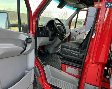 Красный Мерседес Sprinter, объемом двигателя 0 л и пробегом 300 тыс. км за 20999 $, фото 17 на Automoto.ua