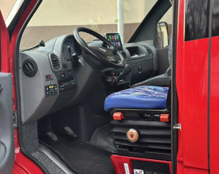Червоний Мерседес Sprinter, об'ємом двигуна 2.7 л та пробігом 595 тис. км за 35000 $, фото 14 на Automoto.ua