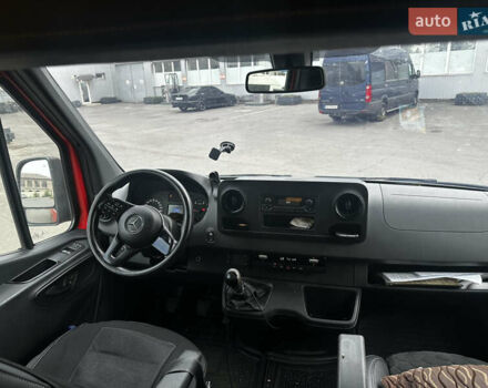 Красный Мерседес Sprinter, объемом двигателя 2.14 л и пробегом 380 тыс. км за 52000 $, фото 13 на Automoto.ua
