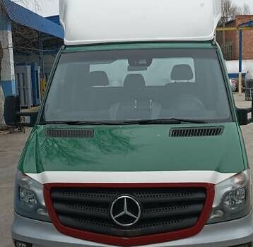 Красный Мерседес Sprinter, объемом двигателя 3 л и пробегом 300 тыс. км за 33000 $, фото 2 на Automoto.ua