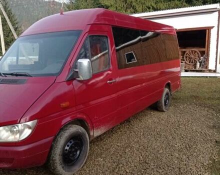 Красный Мерседес Sprinter, объемом двигателя 2 л и пробегом 250 тыс. км за 8500 $, фото 1 на Automoto.ua