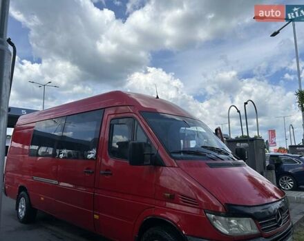 Червоний Мерседес Sprinter, об'ємом двигуна 2.69 л та пробігом 720 тис. км за 9000 $, фото 1 на Automoto.ua