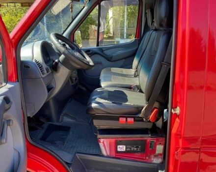 Красный Мерседес Sprinter, объемом двигателя 2.1 л и пробегом 490 тыс. км за 14500 $, фото 10 на Automoto.ua