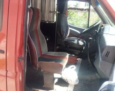 Червоний Мерседес Sprinter, об'ємом двигуна 2.3 л та пробігом 400 тис. км за 5500 $, фото 10 на Automoto.ua