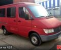 Красный Мерседес Sprinter, объемом двигателя 2.3 л и пробегом 326 тыс. км за 4500 $, фото 2 на Automoto.ua