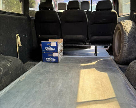 Красный Мерседес Sprinter, объемом двигателя 2.3 л и пробегом 845 тыс. км за 4900 $, фото 7 на Automoto.ua