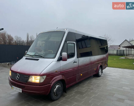 Красный Мерседес Sprinter, объемом двигателя 2.9 л и пробегом 700 тыс. км за 19500 $, фото 1 на Automoto.ua