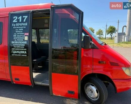 Красный Мерседес Sprinter, объемом двигателя 2.2 л и пробегом 716 тыс. км за 8000 $, фото 2 на Automoto.ua