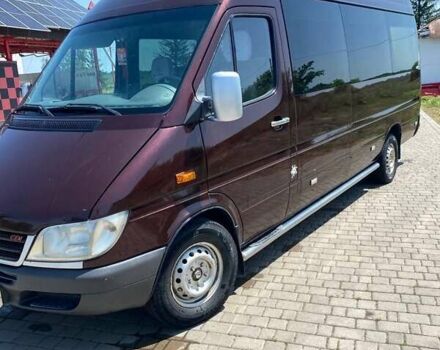 Красный Мерседес Sprinter, объемом двигателя 2.15 л и пробегом 933 тыс. км за 8000 $, фото 2 на Automoto.ua