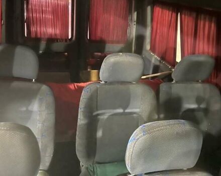 Красный Мерседес Sprinter, объемом двигателя 2.15 л и пробегом 357 тыс. км за 6500 $, фото 8 на Automoto.ua