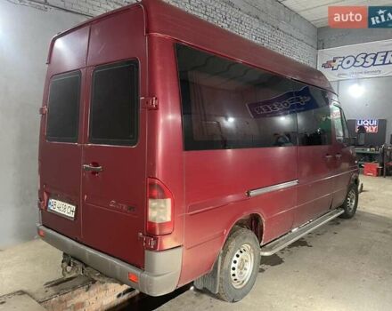 Красный Мерседес Sprinter, объемом двигателя 2.15 л и пробегом 357 тыс. км за 6500 $, фото 3 на Automoto.ua