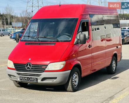 Красный Мерседес Sprinter, объемом двигателя 2.2 л и пробегом 332 тыс. км за 9999 $, фото 1 на Automoto.ua