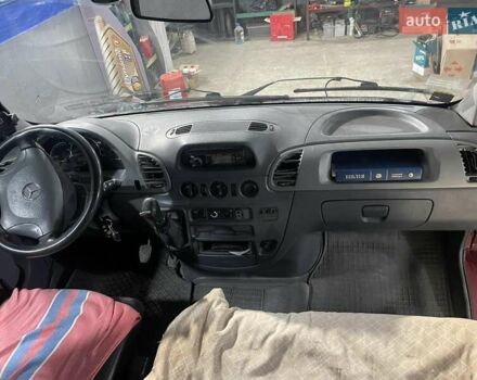 Красный Мерседес Sprinter, объемом двигателя 2.15 л и пробегом 357 тыс. км за 6500 $, фото 11 на Automoto.ua