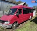 Красный Мерседес Sprinter, объемом двигателя 2.69 л и пробегом 875 тыс. км за 10500 $, фото 1 на Automoto.ua