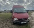 Красный Мерседес Sprinter, объемом двигателя 2.2 л и пробегом 562 тыс. км за 10500 $, фото 1 на Automoto.ua