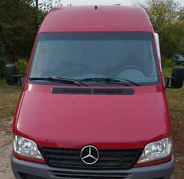 Красный Мерседес Sprinter, объемом двигателя 2.15 л и пробегом 237 тыс. км за 7500 $, фото 1 на Automoto.ua
