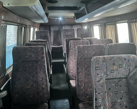 Красный Мерседес Sprinter, объемом двигателя 2.4 л и пробегом 500 тыс. км за 5000 $, фото 5 на Automoto.ua
