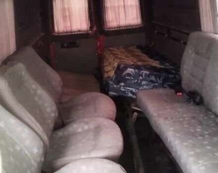 Красный Мерседес Sprinter, объемом двигателя 2.15 л и пробегом 237 тыс. км за 7500 $, фото 4 на Automoto.ua