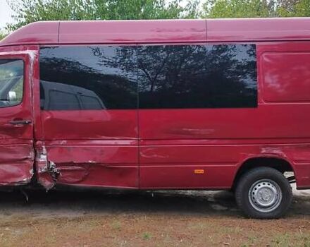 Красный Мерседес Sprinter, объемом двигателя 2.15 л и пробегом 237 тыс. км за 7500 $, фото 2 на Automoto.ua