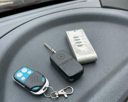 Червоний Мерседес Sprinter, об'ємом двигуна 2.69 л та пробігом 213 тис. км за 9300 $, фото 17 на Automoto.ua