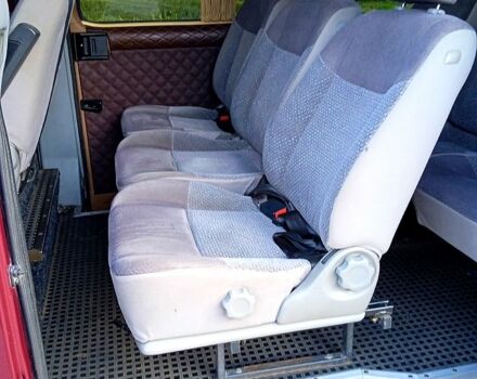 Красный Мерседес Sprinter, объемом двигателя 2.7 л и пробегом 570 тыс. км за 11300 $, фото 12 на Automoto.ua