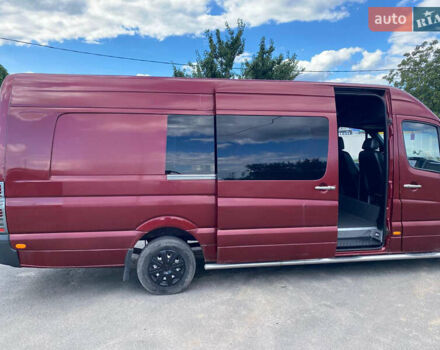 Красный Мерседес Sprinter, объемом двигателя 2.9 л и пробегом 300 тыс. км за 12799 $, фото 4 на Automoto.ua