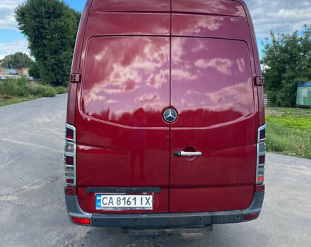 Красный Мерседес Sprinter, объемом двигателя 2.9 л и пробегом 300 тыс. км за 12799 $, фото 2 на Automoto.ua