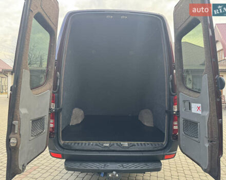 Красный Мерседес Sprinter, объемом двигателя 2.15 л и пробегом 500 тыс. км за 14999 $, фото 65 на Automoto.ua