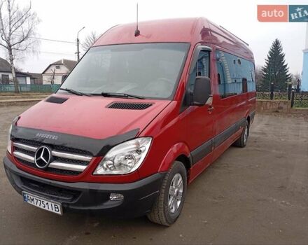Красный Мерседес Sprinter, объемом двигателя 2.99 л и пробегом 470 тыс. км за 19700 $, фото 2 на Automoto.ua
