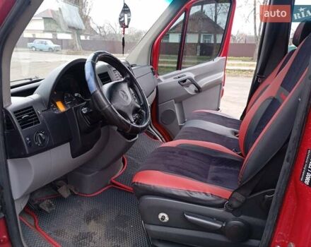 Красный Мерседес Sprinter, объемом двигателя 2.99 л и пробегом 470 тыс. км за 19700 $, фото 3 на Automoto.ua