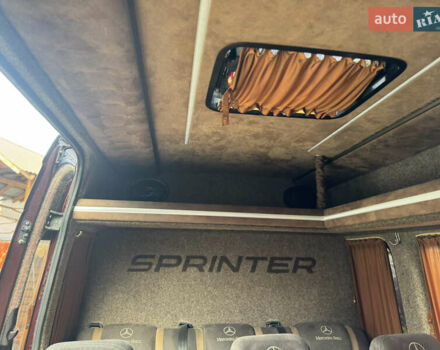 Красный Мерседес Sprinter, объемом двигателя 2.15 л и пробегом 500 тыс. км за 14999 $, фото 56 на Automoto.ua