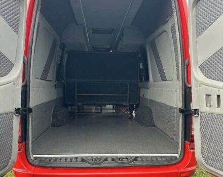 Красный Мерседес Sprinter, объемом двигателя 2.99 л и пробегом 400 тыс. км за 22500 $, фото 4 на Automoto.ua