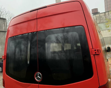 Красный Мерседес Sprinter, объемом двигателя 2.14 л и пробегом 345 тыс. км за 17500 $, фото 2 на Automoto.ua
