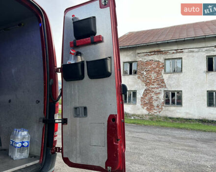 Красный Мерседес Sprinter, объемом двигателя 2.99 л и пробегом 350 тыс. км за 26999 $, фото 21 на Automoto.ua