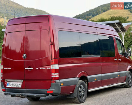 Красный Мерседес Sprinter, объемом двигателя 2.99 л и пробегом 350 тыс. км за 26999 $, фото 11 на Automoto.ua